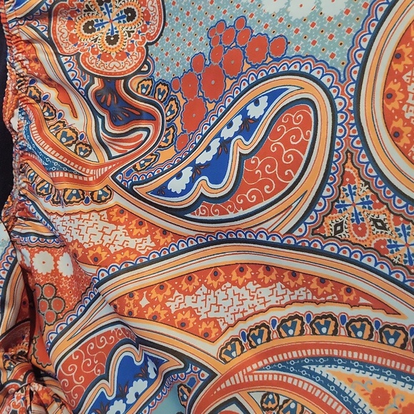 Paisley one shoulder shorts outfit - Picture 3 of 5